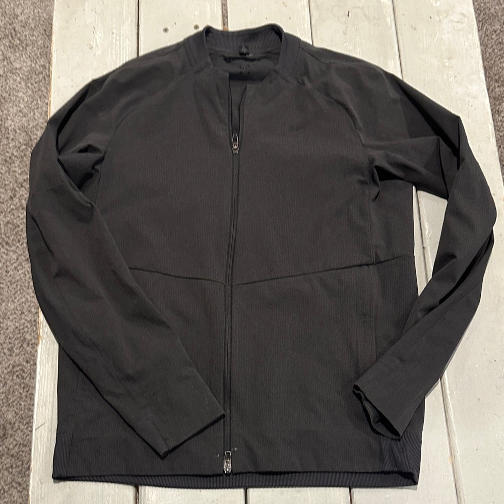Lululemon Airing Easy Bomber Men's Medium M Graphite Dark Grey Jacket Ripstop